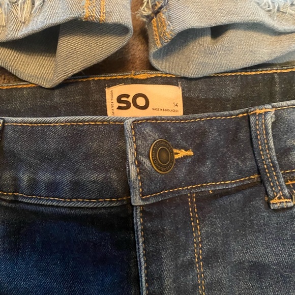 2 pairs SO Jean shorts - Picture 3 of 5